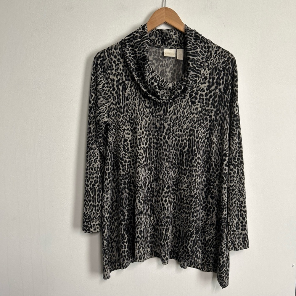 Chicos 0 Woman Top Small‎ Gray Black Animal Print Stretch Cowl Neck Side Slits